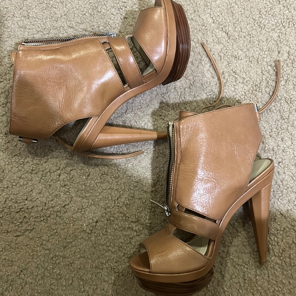 Velvet angels shoes size 38.5